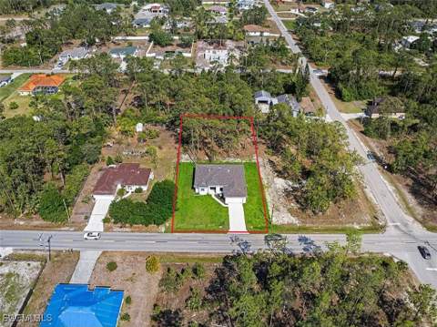 902 Williams Ave, Lehigh Acres FL - photo 6 of 35