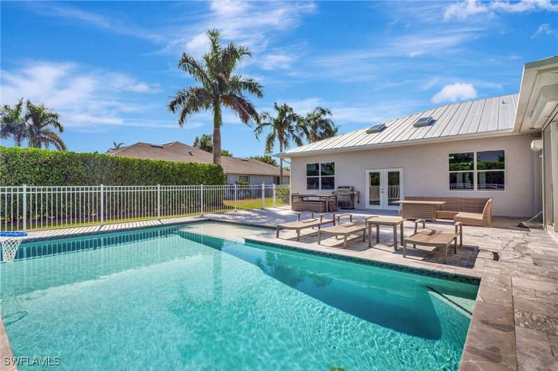 4 bedroom SingleFamilyResidence at 2024 Imperial Cir, Imperial Golf Estates, Naples — photo 3