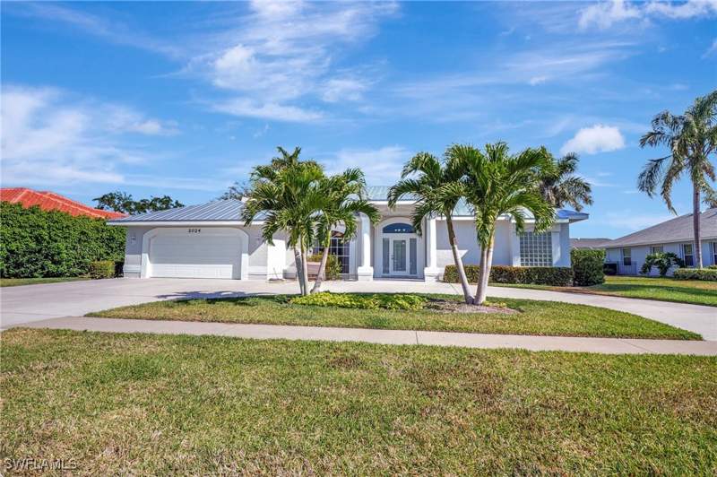 4 bedroom SingleFamilyResidence at 2024 Imperial Cir, Imperial Golf Estates, Naples — photo 5