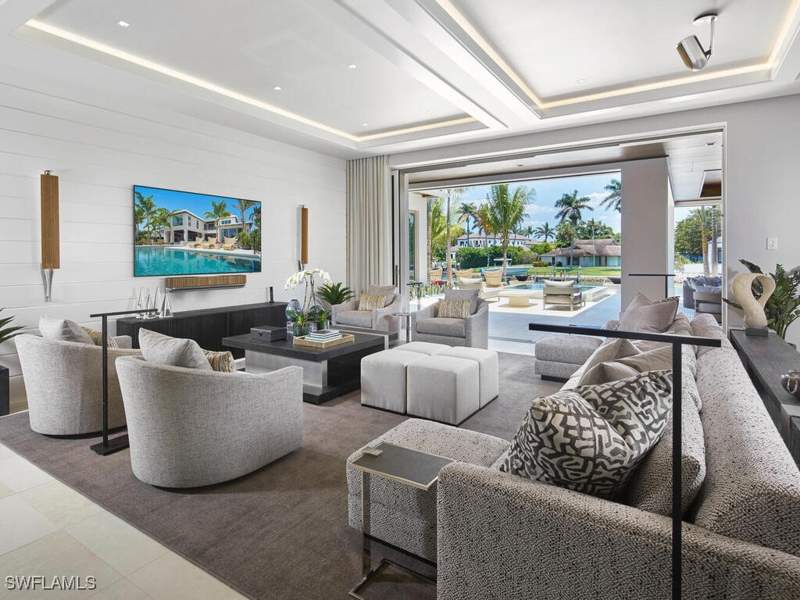 5 bedroom SingleFamilyResidence at 3233 Gin Ln, Port Royal, Naples — photo 3