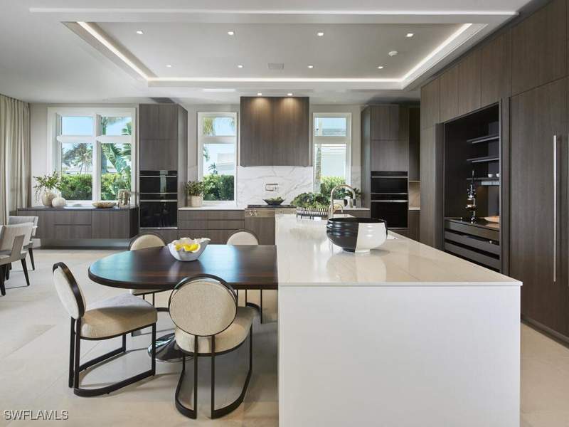 5 bedroom SingleFamilyResidence at 3233 Gin Ln, Port Royal, Naples — photo 4