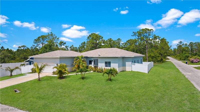 4 bedroom SingleFamilyResidence at 304 Bradley Ave, Lehigh Acres, Lehigh Acres — photo 5