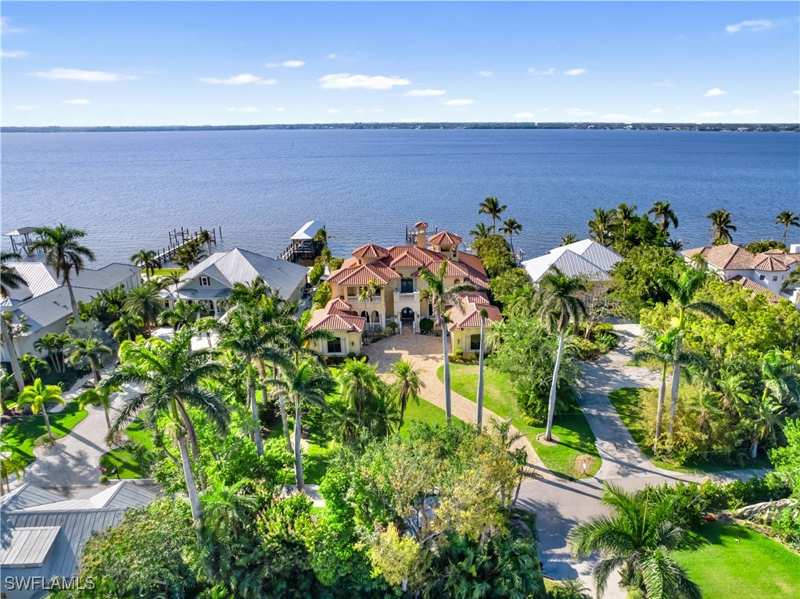 4 bedroom SingleFamilyResidence at 2704 Shriver Dr, Shriver, Fort Myers — photo 1