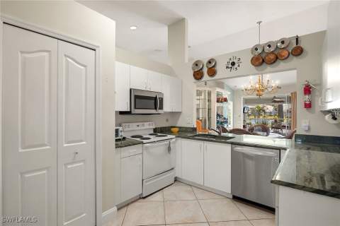550 Captn Kate Ct 22, Naples FL - photo 10 of 38