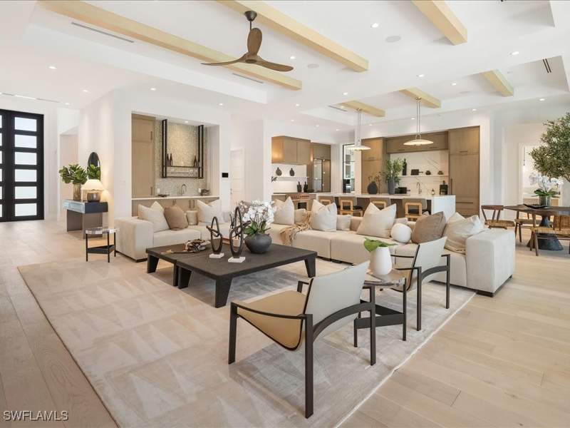 4 bedroom SingleFamilyResidence at 612 Binnacle Dr, Moorings, Naples — photo 4