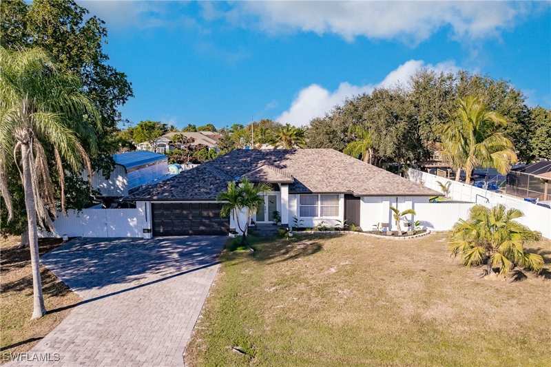 3 bedroom SingleFamilyResidence at 240 Laurent Ct, Lehigh Acres, Lehigh Acres — photo 1