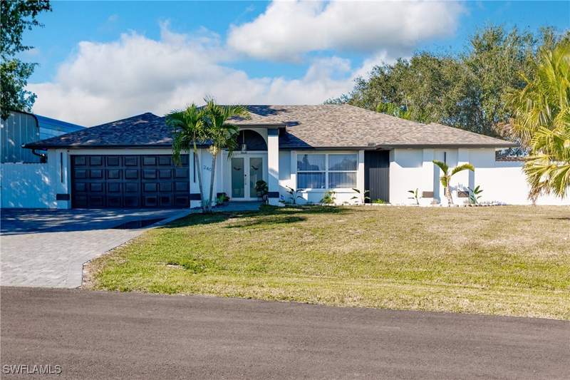 3 bedroom SingleFamilyResidence at 240 Laurent Ct, Lehigh Acres, Lehigh Acres — photo 5