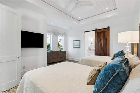 690 7th Ave N, Naples FL - photo 21 of 28
