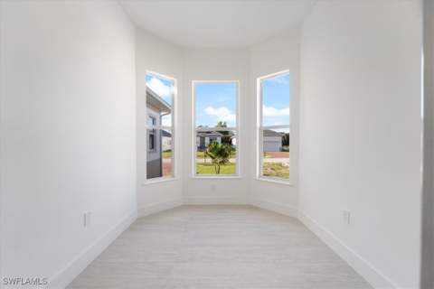2537 Linda Dr, Naples FL - photo 12 of 35