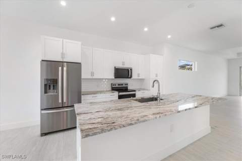 2537 Linda Dr, Naples FL - photo 15 of 35