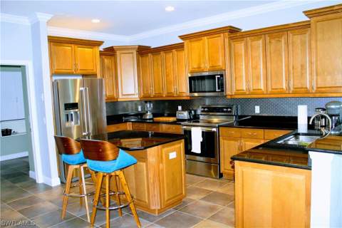 3328 SE 17th Pl, Cape Coral FL - photo 11 of 36