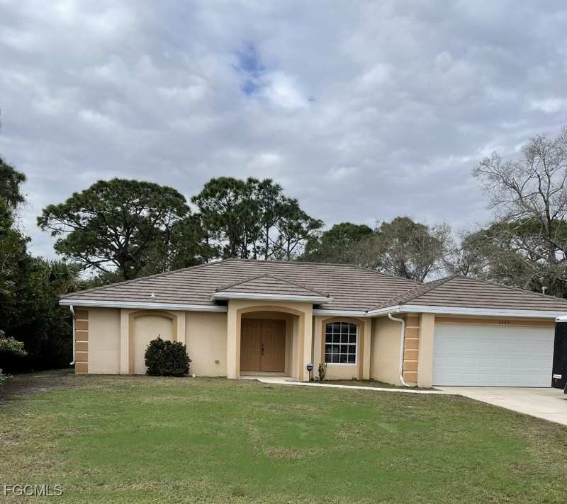 3 bedroom SingleFamilyResidence at 1825 Tomaso Ave, Greenbriar, Lehigh Acres — photo 1