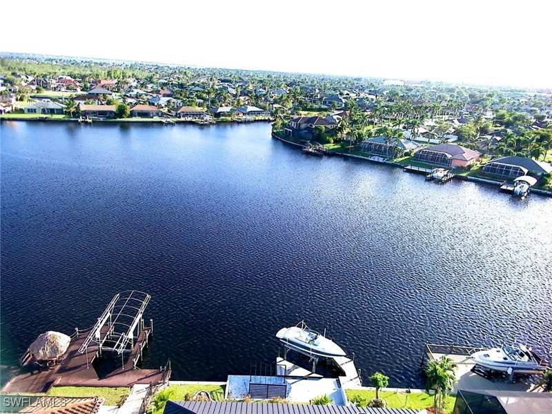 5 bedroom SingleFamilyResidence at 1944 Four Mile Cove Pky, Four Mile Cove, Cape Coral — photo 1