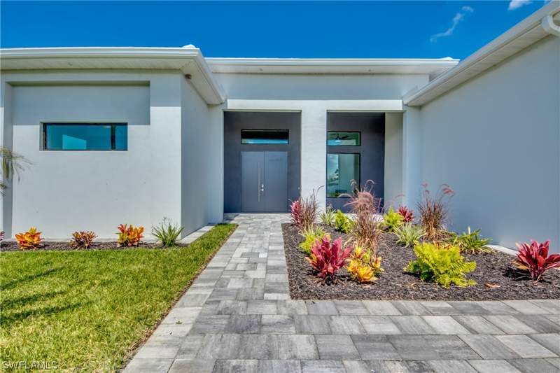3 bedroom SingleFamilyResidence at 304 NW 13th Ave, Cape Coral, Cape Coral — photo 2