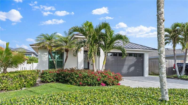 4 bedroom SingleFamilyResidence at 561 94th Ave N, Naples Park, Naples — photo 3