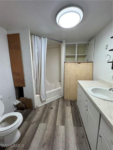 8306 Suncoast Dr, North Fort Myers FL - photo 8 of 22