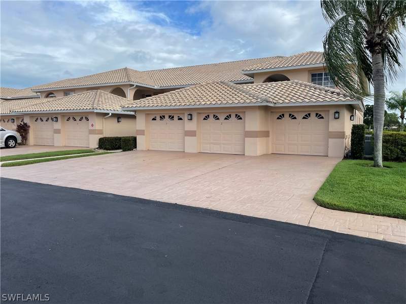 2 bedroom Condominium at 9061 Michael Cir 2, Peridot At Sunstone, Naples — photo 4