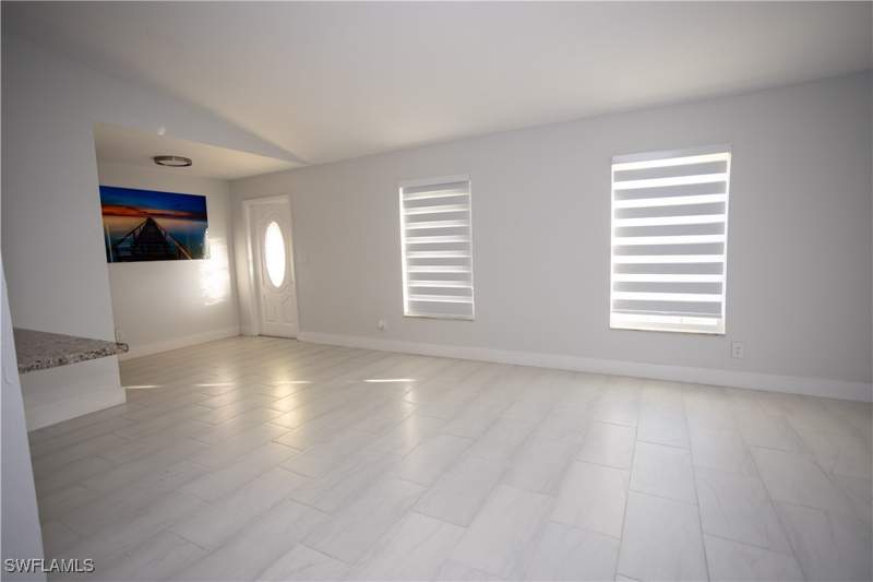 3 bedroom SingleFamilyResidence at 1217 SE 17th Ter, Cape Coral, Cape Coral — photo 4