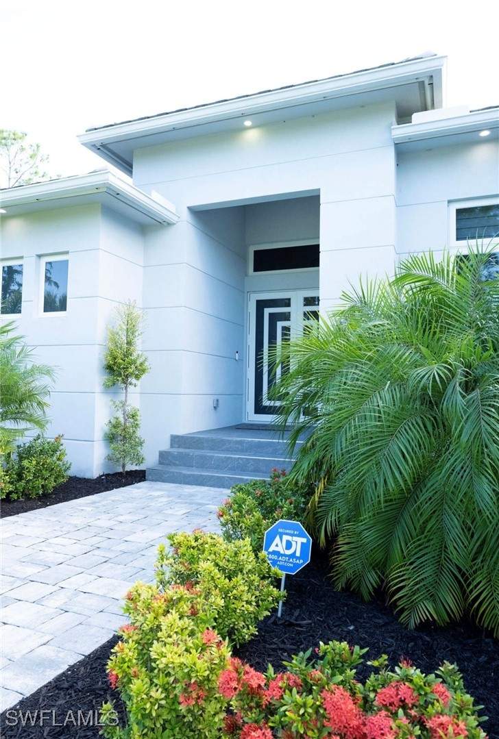 4 bedroom SingleFamilyResidence at 544 31st St SW, Golden Gate Estates, Naples — photo 3