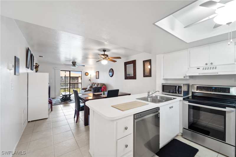 2 bedroom Condominium at 4790 S Cleveland Ave 1505, Pinewood South Condo, Fort Myers — photo 1
