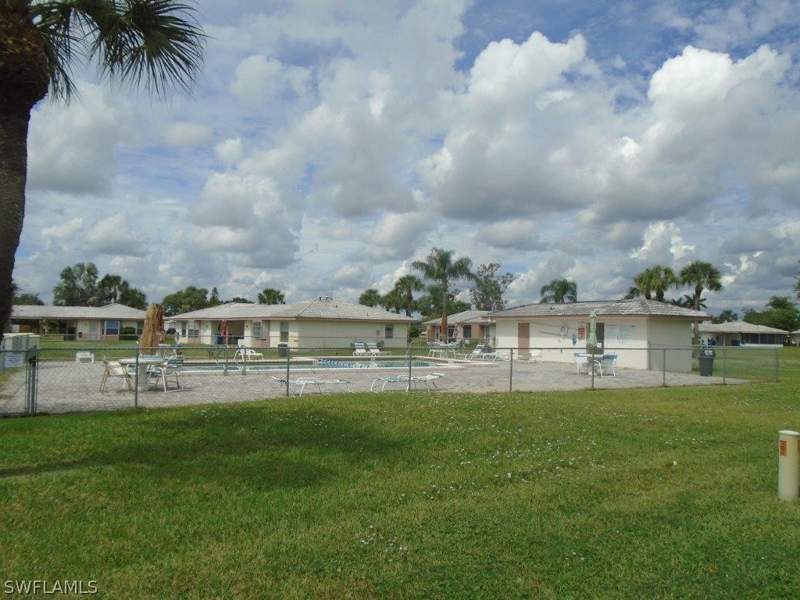 2 bedroom Attached at 227 Beth Stacey Blvd, Parkwood Villas, Lehigh Acres — photo 4