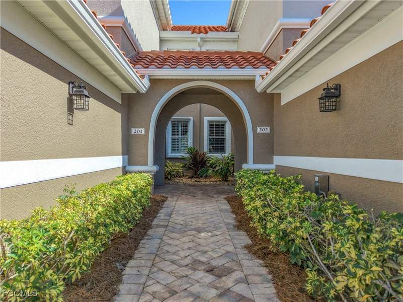 3 bedroom Condominium at 12913 New Market St 201, Somerset, Fort Myers — photo 5