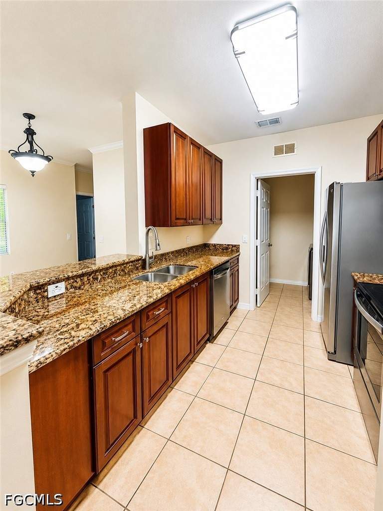 2 bedroom Townhouse at 1866 Concordia Lake Cir 507, Concordia, Cape Coral — photo 4