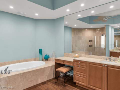 1050 Borghese Ln 2105, Naples FL - photo 18 of 50