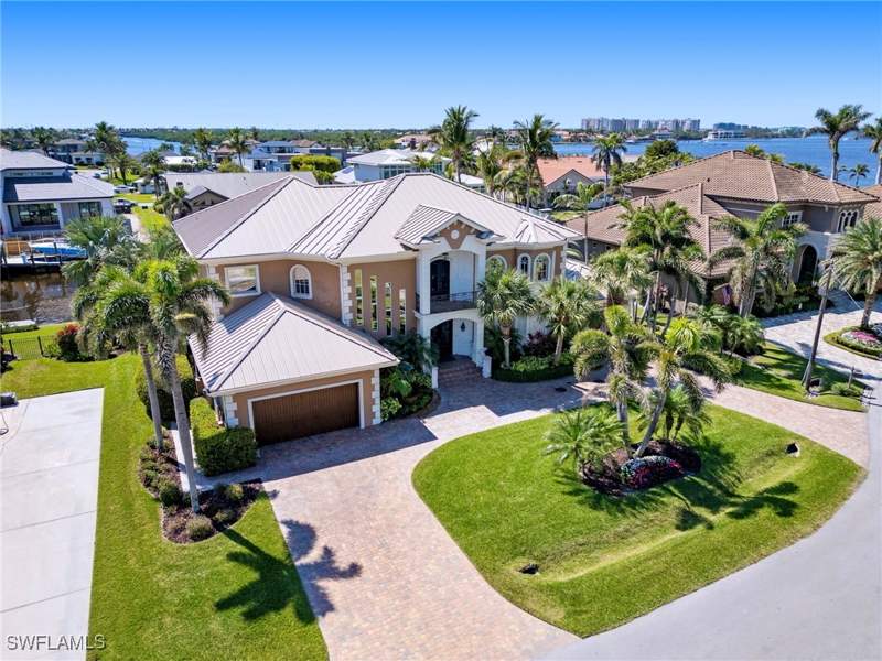 4 bedroom SingleFamilyResidence at 798 Cypress Lake Cir, Town And River, Fort Myers — photo 2