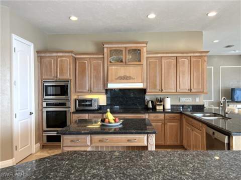 5460 Harborage Dr, Fort Myers FL - photo 23 of 50