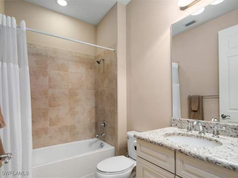 9071 Albion Ln N 5703, Naples FL - photo 15 of 37