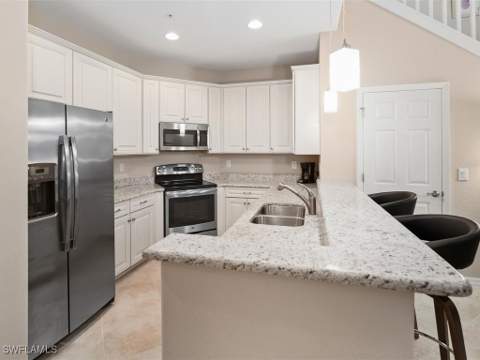 9071 Albion Ln N 5703, Naples FL - photo 7 of 37