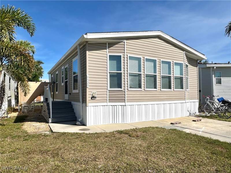 2 bedroom ManufacturedHome at 4520 Split Log Ln E, Riverwoods Plantation, Estero — photo 2