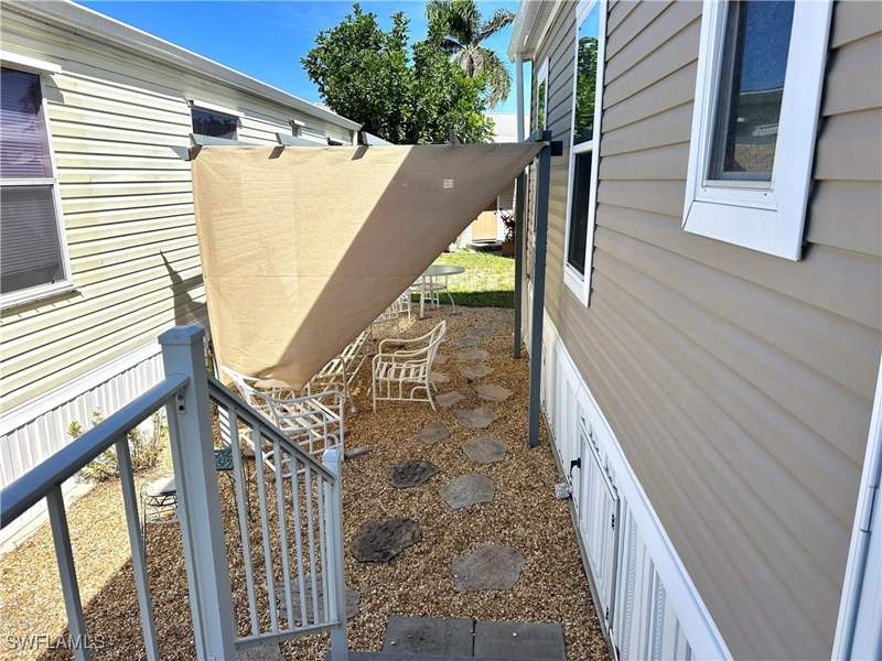 2 bedroom ManufacturedHome at 4520 Split Log Ln E, Riverwoods Plantation, Estero — photo 4