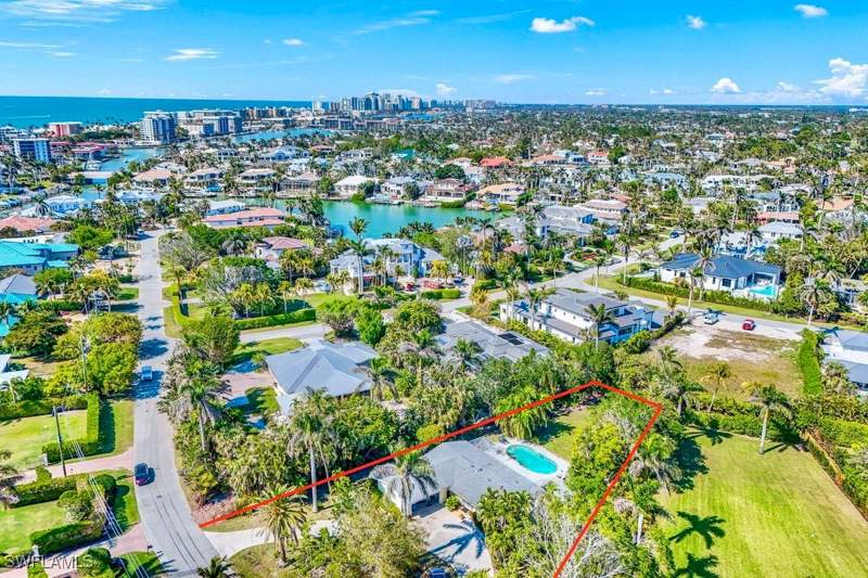 3 bedroom SingleFamilyResidence at 289 Spring Line Dr, Moorings, Naples — photo 4