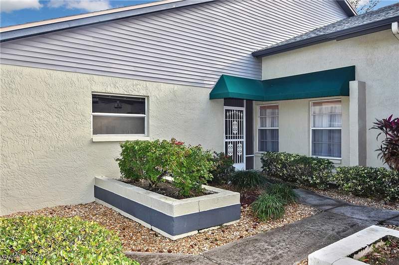 3 bedroom Attached at 203 McGregor Park Cir, McGregor Park Condo, Fort Myers — photo 2