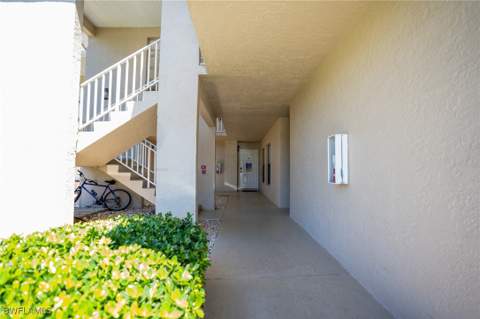 9635 Eaton Gardens Ln 107, Fort Myers FL - photo 7 of 27
