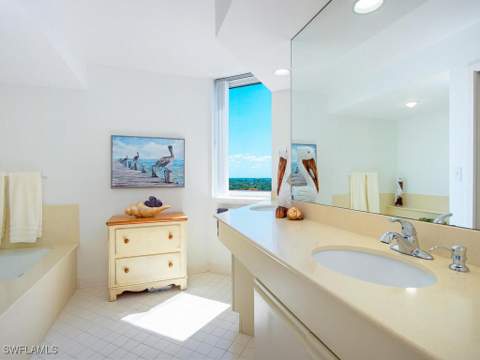 5555 Heron Point Dr 1602, Naples FL - photo 15 of 28