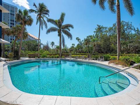5555 Heron Point Dr 1602, Naples FL - photo 16 of 28