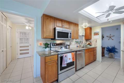 5564 Williamson Way, Fort Myers FL - photo 10 of 45