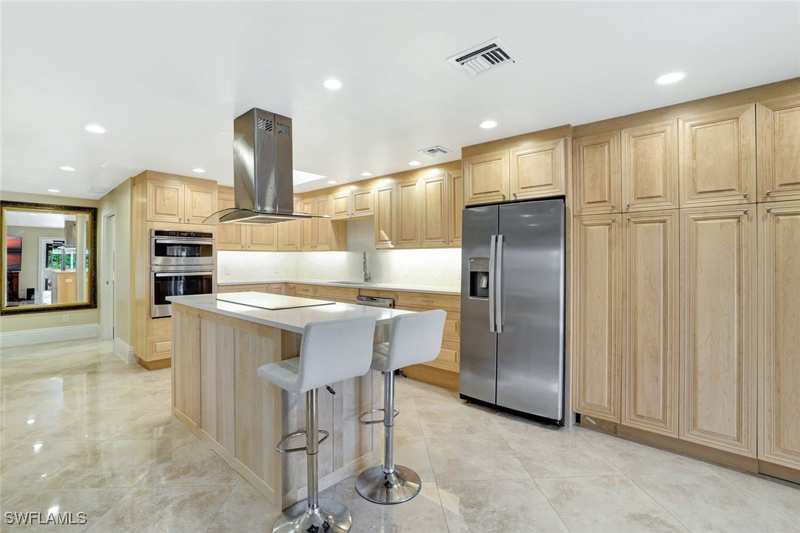 2 bedroom Condominium at 1405 Curlew Ave 3, Granada, Naples — photo 1