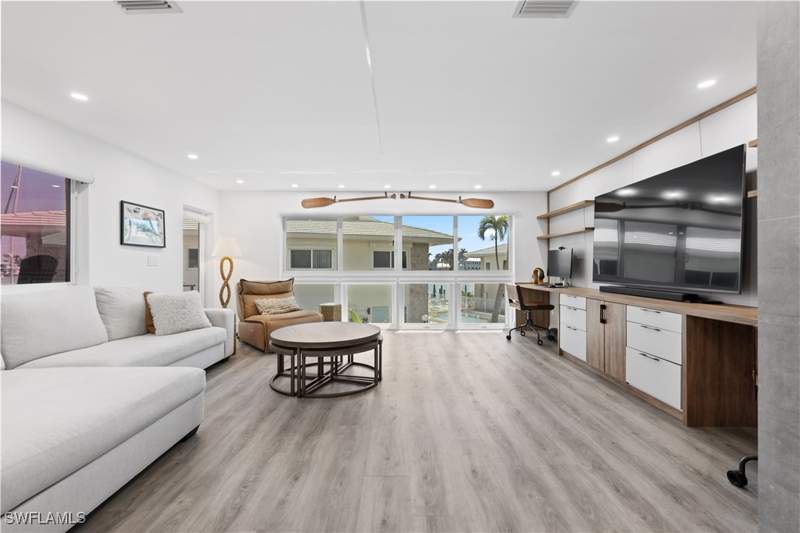 2 bedroom Condominium at 2500 Gulf Shore Blvd N N7, Yacht Harbor Manor, Naples — photo 2