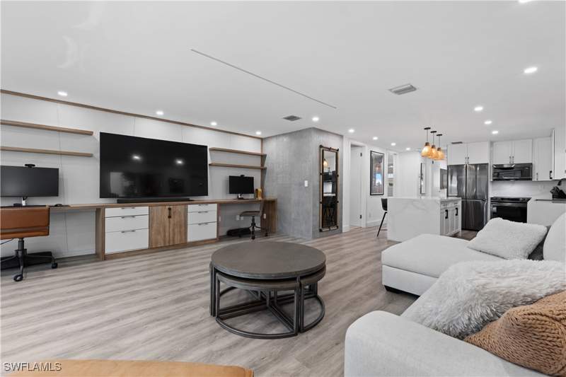 2 bedroom Condominium at 2500 Gulf Shore Blvd N N7, Yacht Harbor Manor, Naples — photo 5