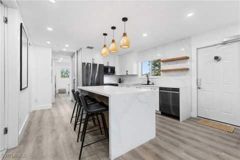 2500 Gulf Shore Blvd N N7, Naples FL - photo 9 of 27