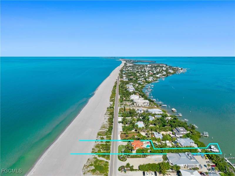 4 bedroom SingleFamilyResidence at 15899 Captiva Dr, Dickeys John R Subd, Captiva — photo 3