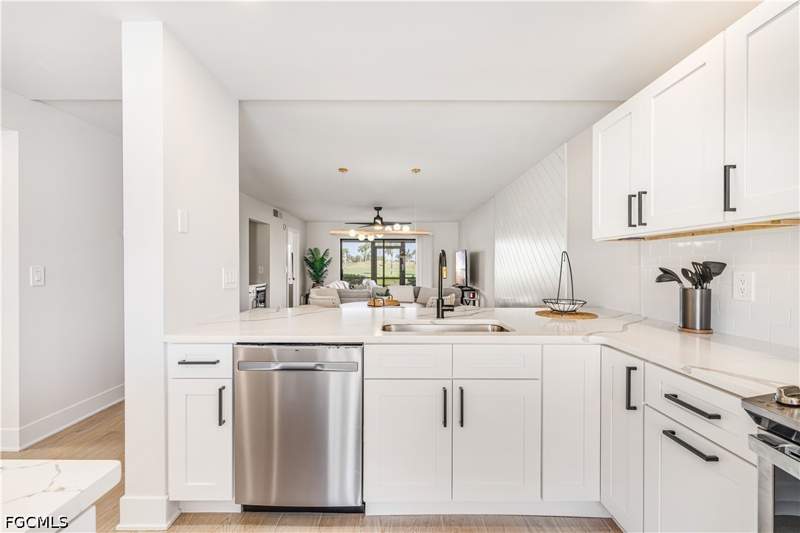2 bedroom Condominium at 16440 Kelly Cove Dr 2806, Manor, Fort Myers — photo 5