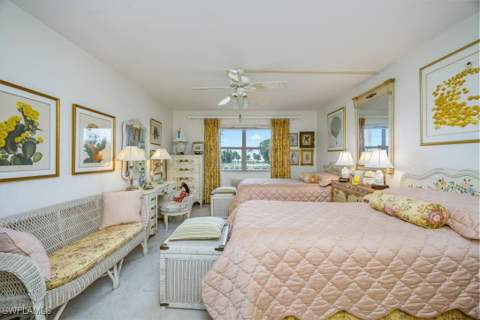 1550 Gulf Shore Blvd N W2, Naples FL - photo 15 of 18