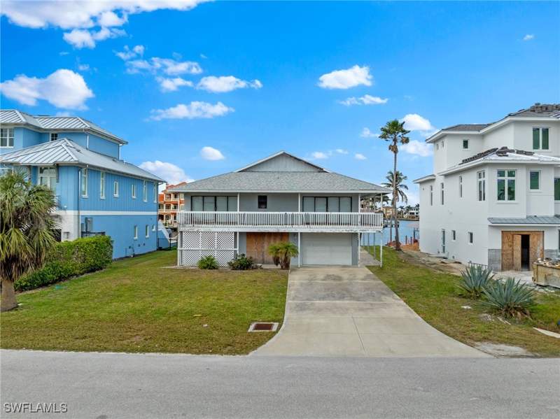 3 bedroom SingleFamilyResidence at 259 Trade Winds Ave, Conners, Naples — photo 2