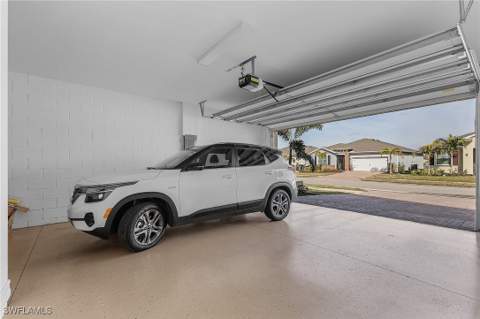 288 Spring Hill Lake Loop, Cape Coral FL - photo 10 of 30