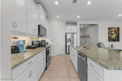 288 Spring Hill Lake Loop, Cape Coral FL - photo 15 of 30